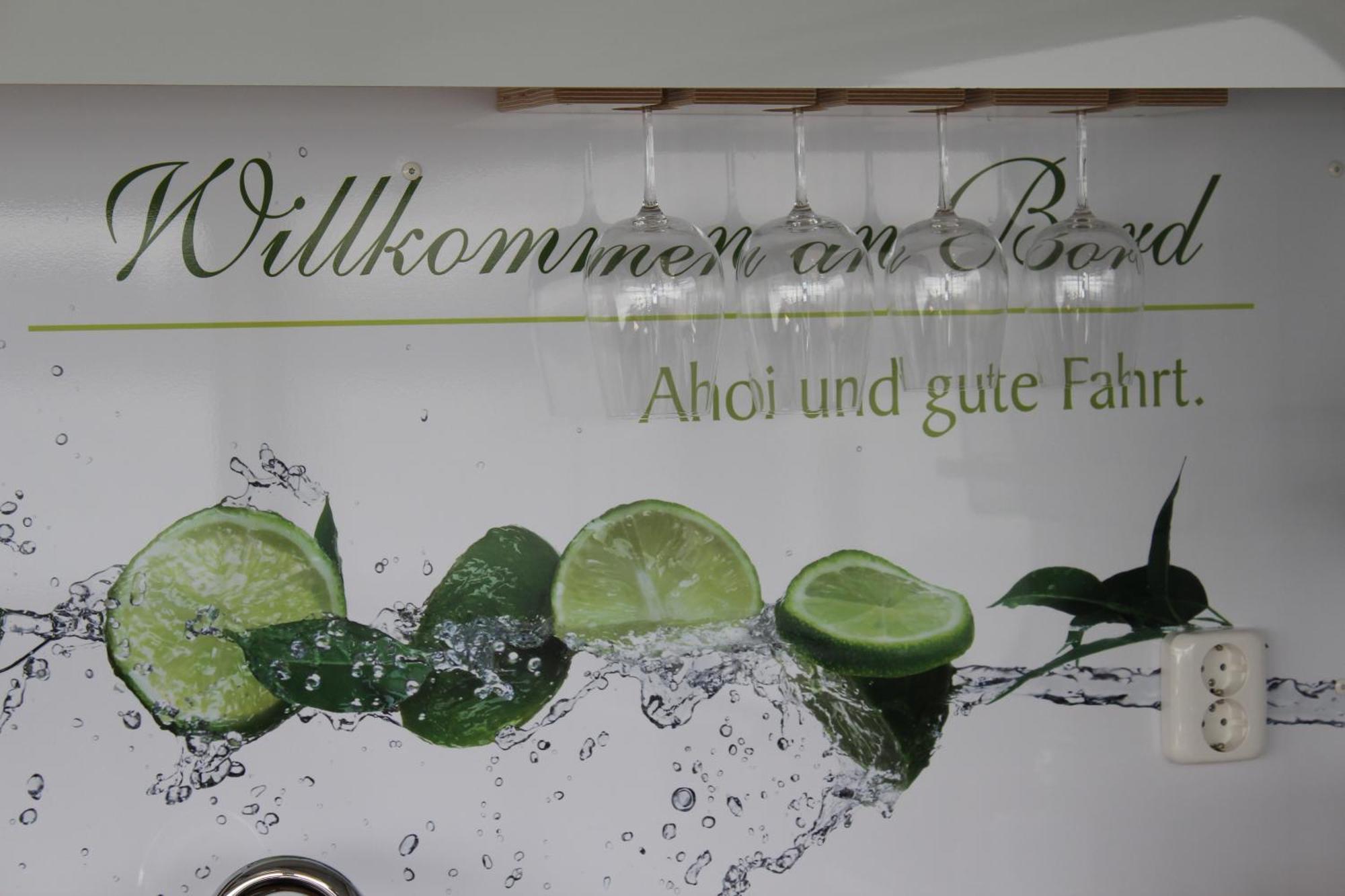 Wohlfuehlboot Hausboot - Festlieger Im Hafen Bad Saarow - Wc An Bord, Dusche An Land Hotel Exterior photo